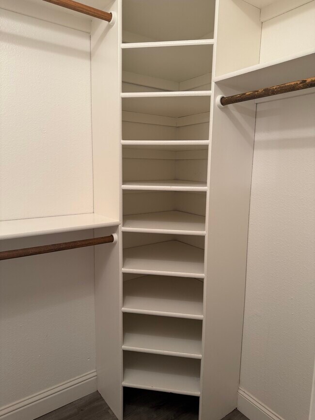 Foto del edificio - 3701 Colonial Dr