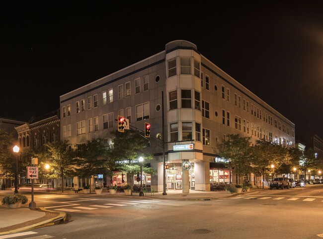 Building Photo - 113 W Wayne St