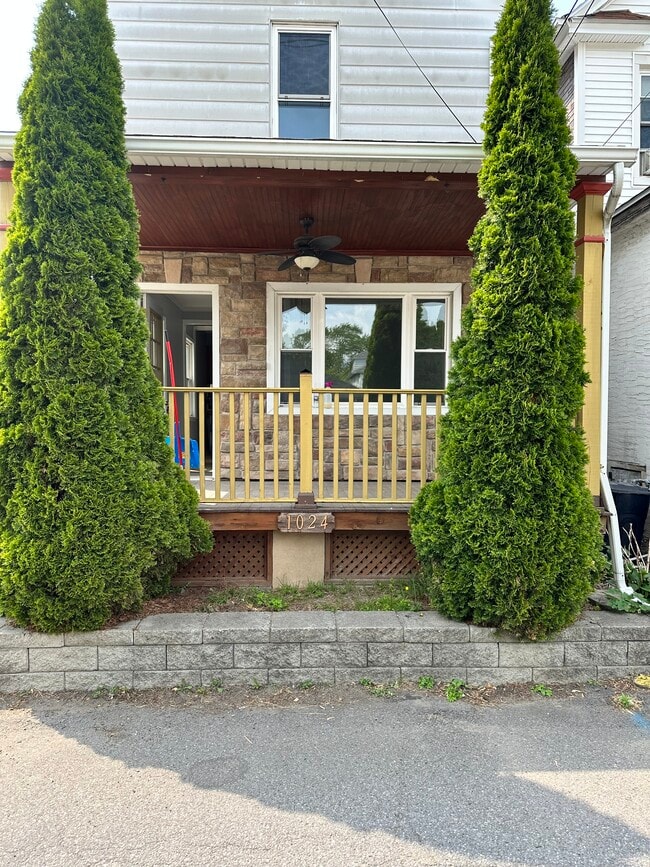Building Photo - 1024 Farber Ct