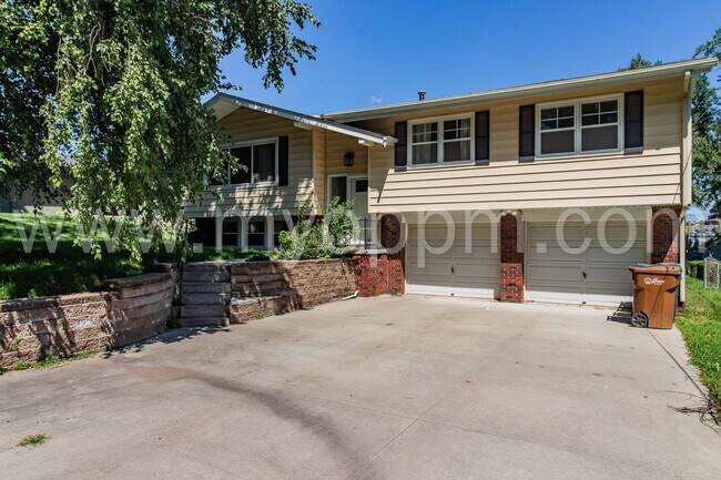 Photo - Stunning 3 Bedroom / 2.5 Bathroom | S. 48t... House