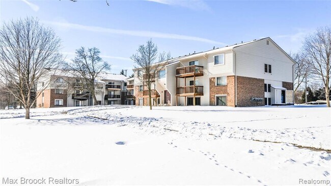 Building Photo - 30074 W 12 Mile Rd