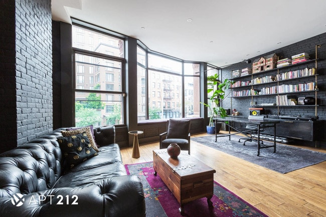 Building Photo - 344 Bowery