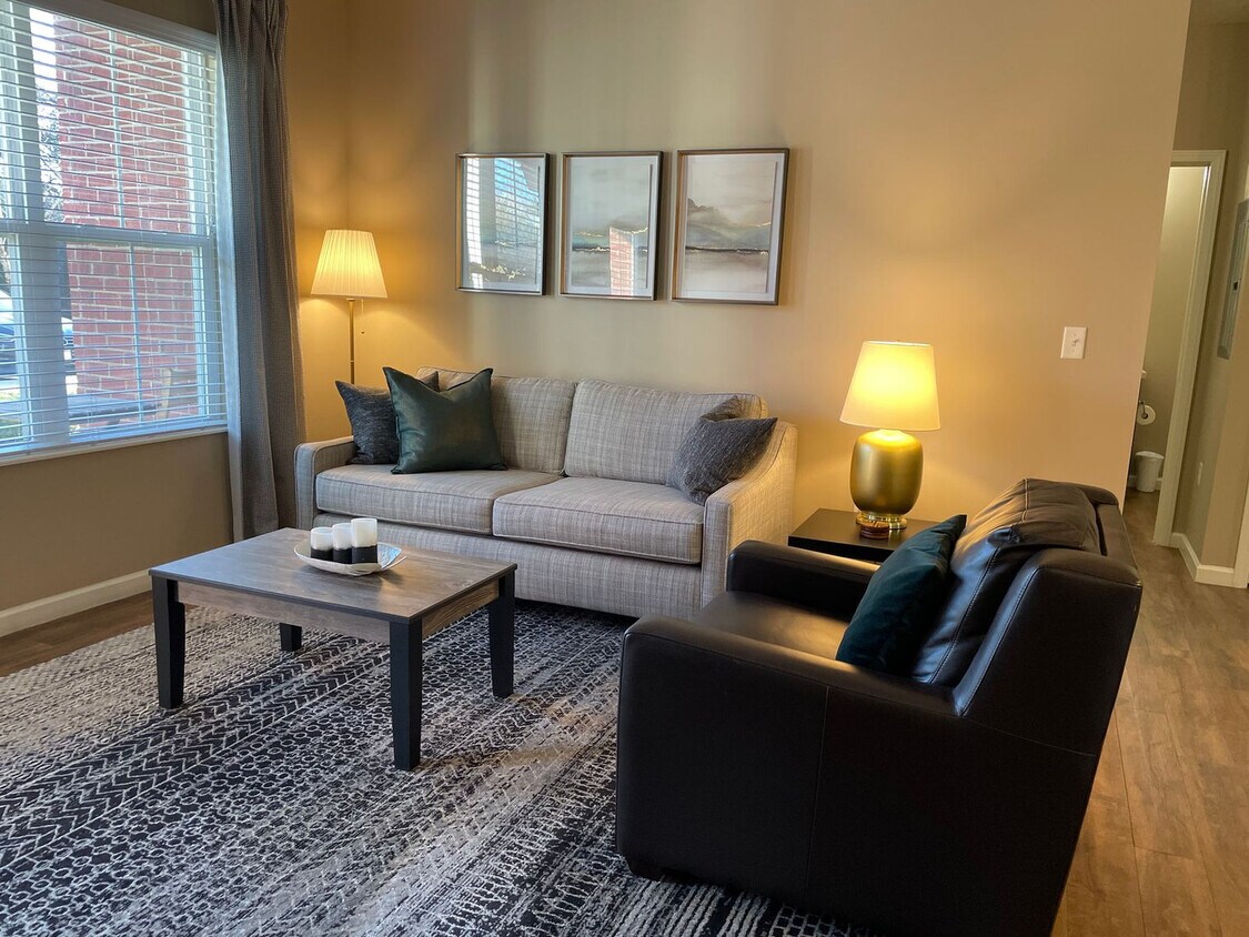 Foto principal - 4784 Holmes St