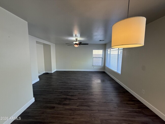 Foto del edificio - 2408 W Skinner Dr