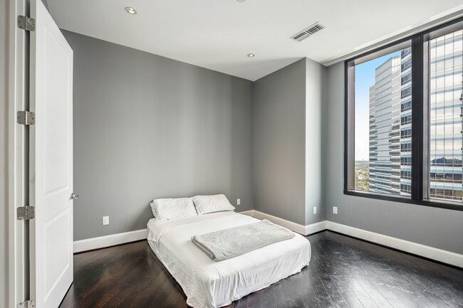 Building Photo - 1409 Post Oak Blvd