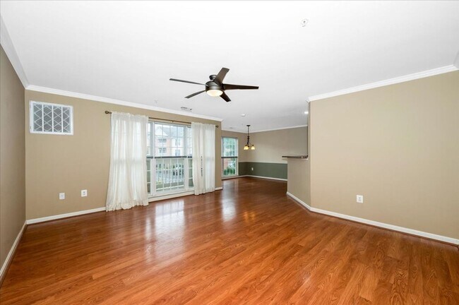 Building Photo - Excellent Elevator Condo for Lease