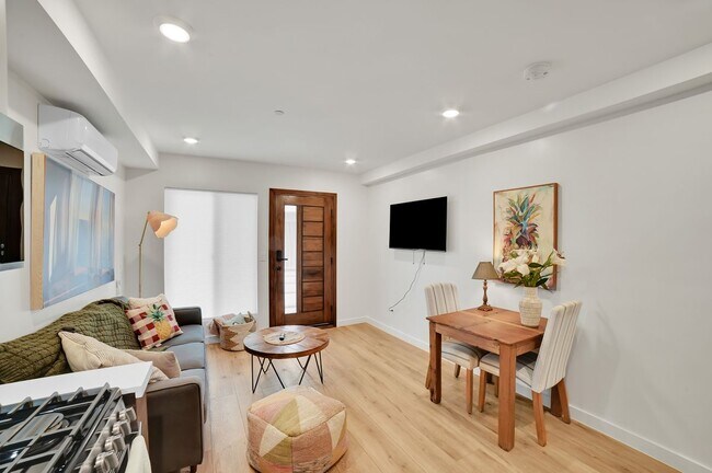 Foto del edificio - 14539 Weddington St