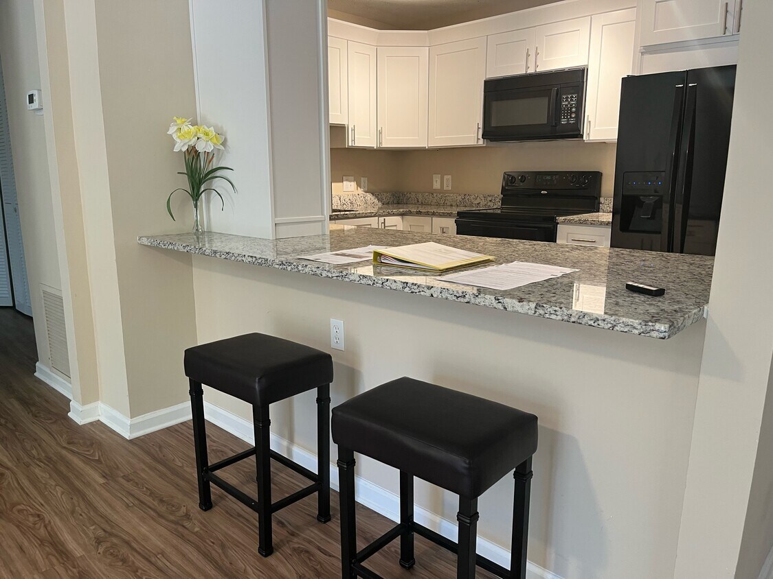 475 Mount Vernon Hwy, Sandy Springs, GA 30327 Condo for Rent in Sandy Springs, GA