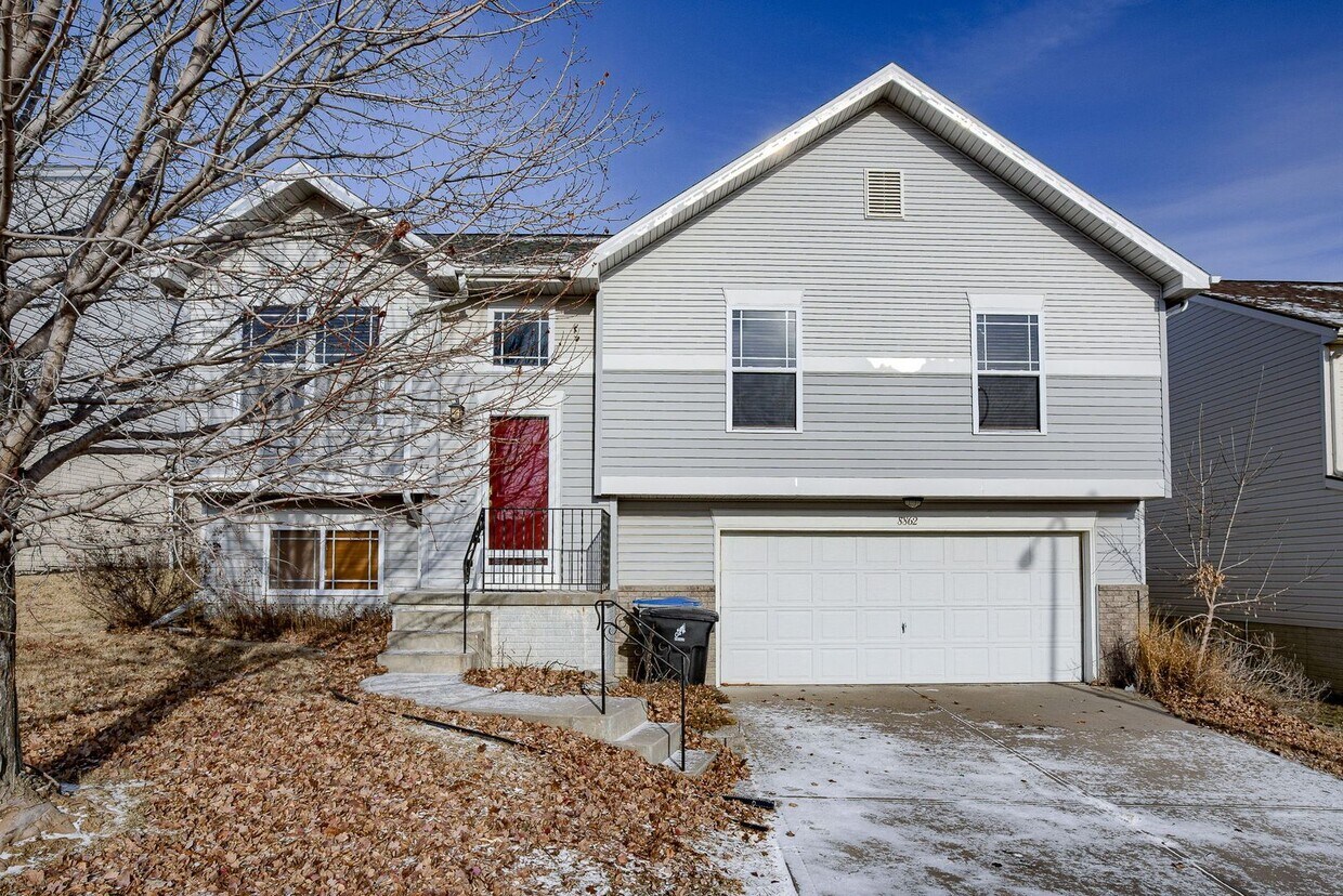 Primary Photo - Charming 3 Bedroom Near Lake Cunningham!