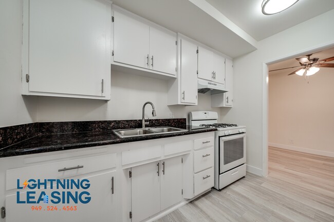 Building Photo - 922-925 Normandie Ave