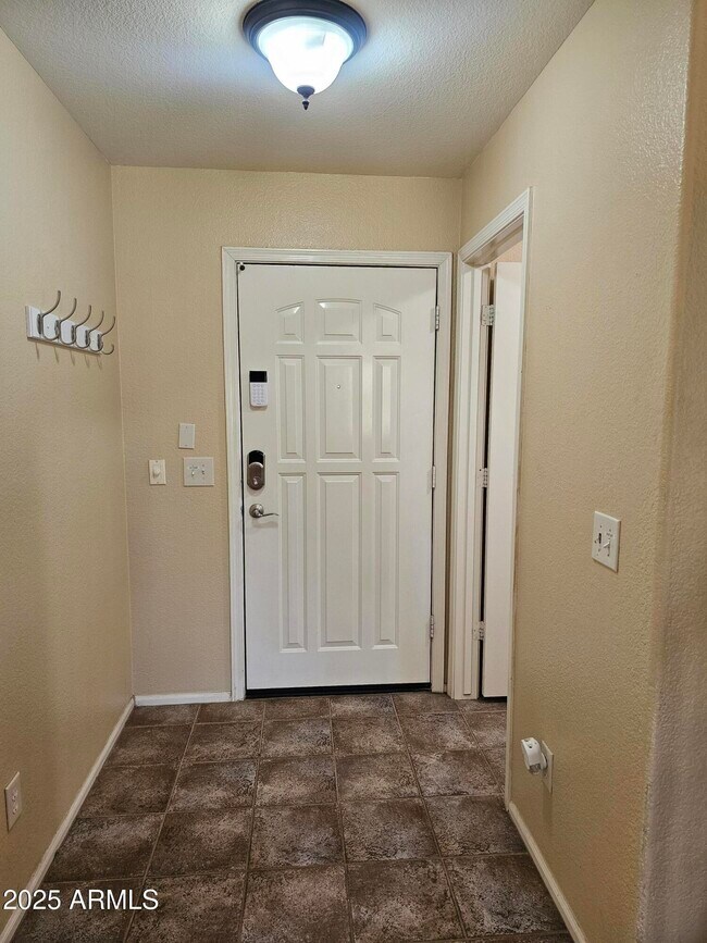 Foto del edificio - 42804 W Sunland Dr