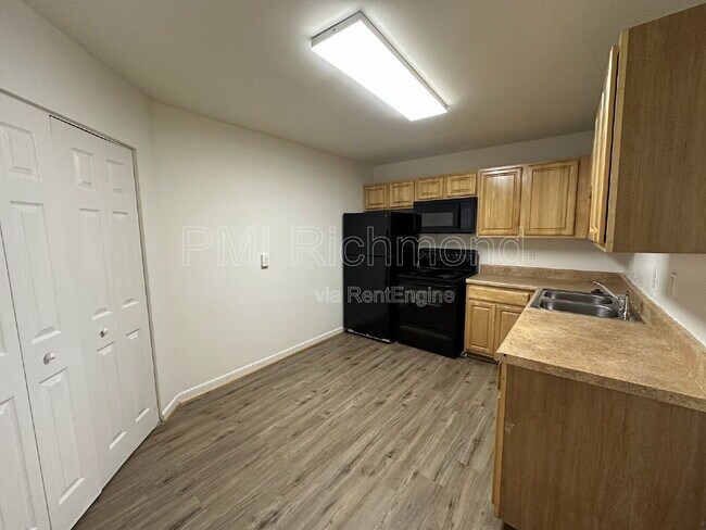 Foto del edificio - 3517 Briel St