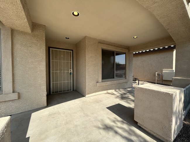 Building Photo - 8217 S 45th Ln