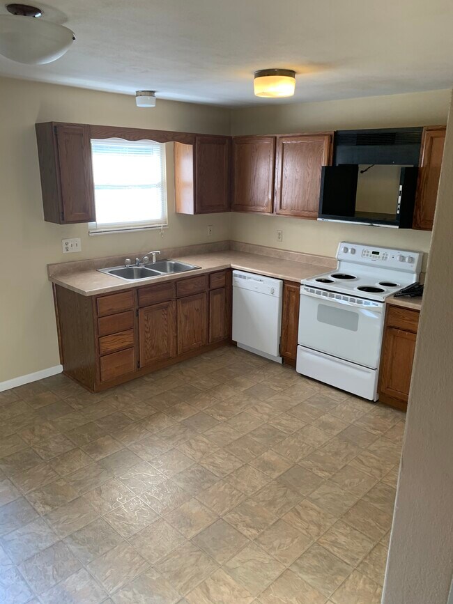 Building Photo - 1293 Ridgewood Ct