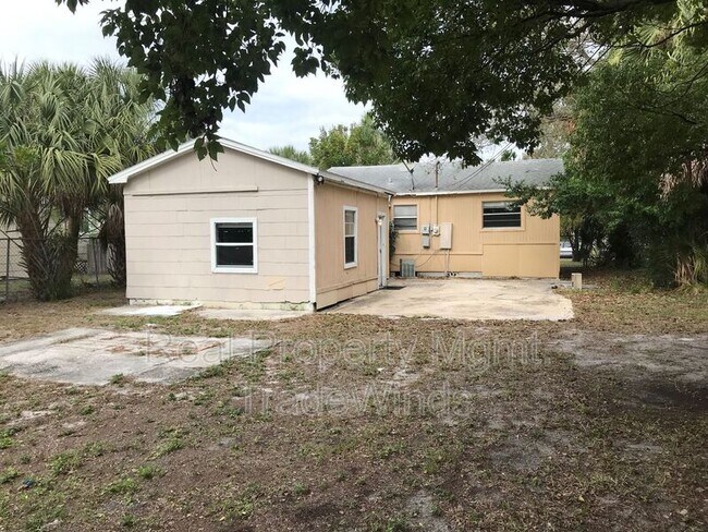 Building Photo - 4048 3rd Ave S