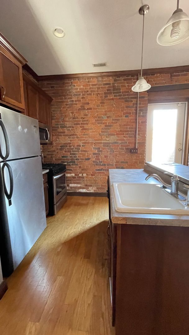 Photo - Downtown 1 Bedroom Apartment