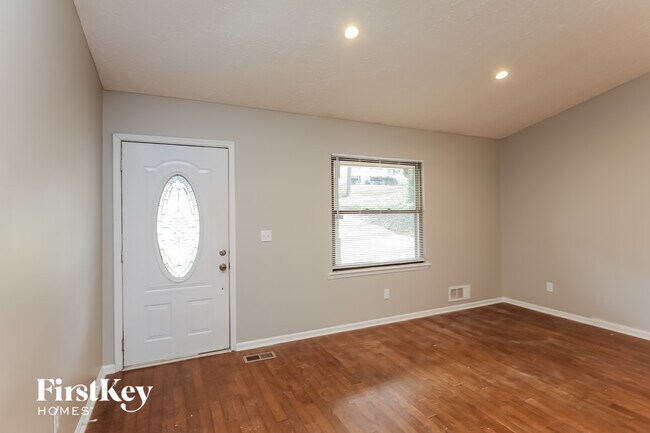 Building Photo - 432 Shady Ln Cir