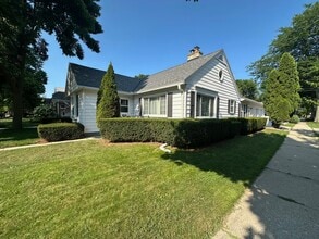 Building Photo - 5100 N Idlewild Ave