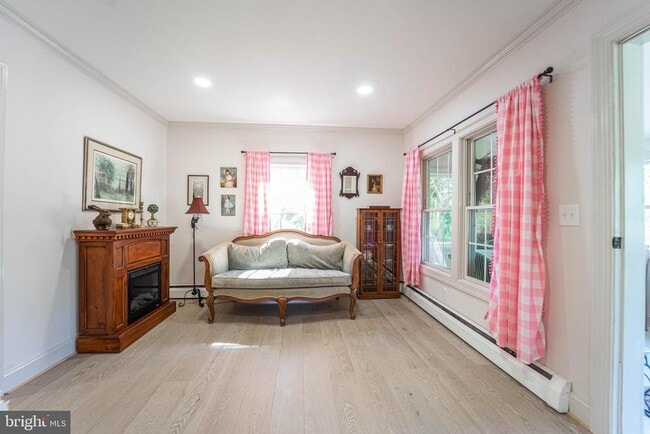 Building Photo - 206 Linden Ave