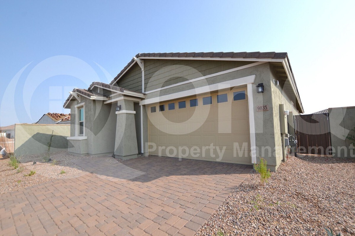 Foto principal - 9835 E Research Ave