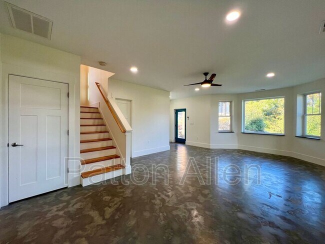 Foto del edificio - 21 Toxaway St