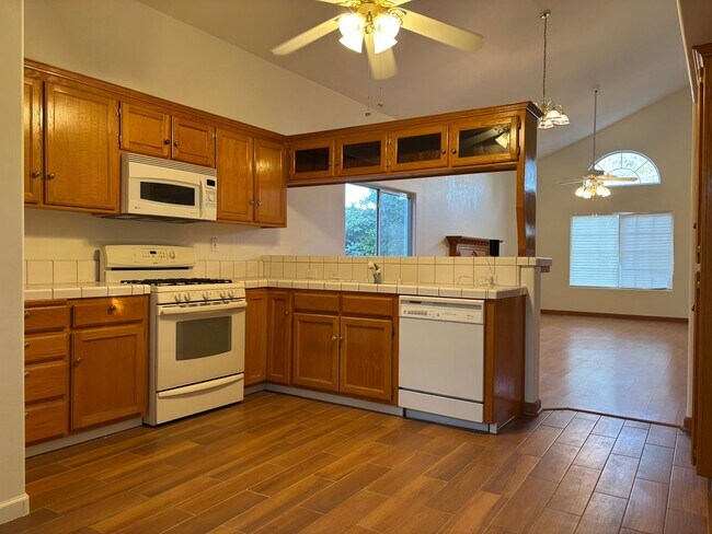 Foto del edificio - 3625 Bernard St