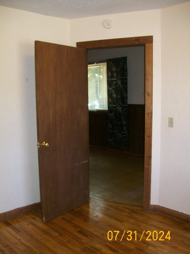 Foto del edificio - 528 N M St