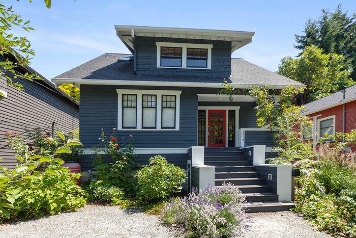 Primary Photo - Stunning “Farm-Style” Air-Conditioned Craf...