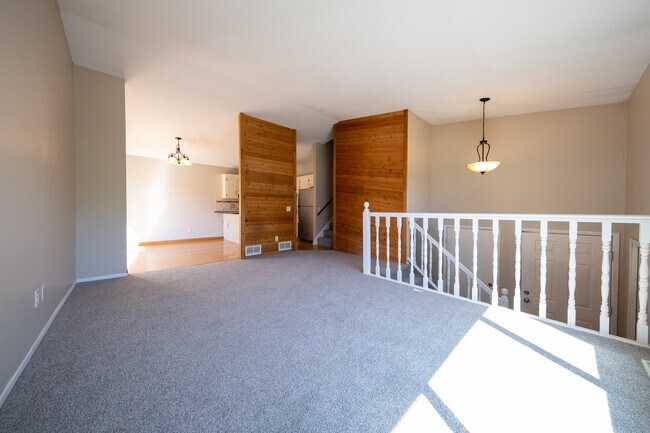 Foto del edificio - 16068 Foliage Ave