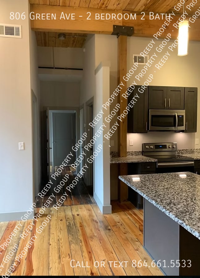 Building Photo - 806 Green Ave