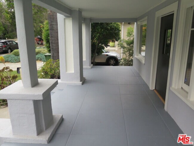 Foto del edificio - 1922 Taft Ave