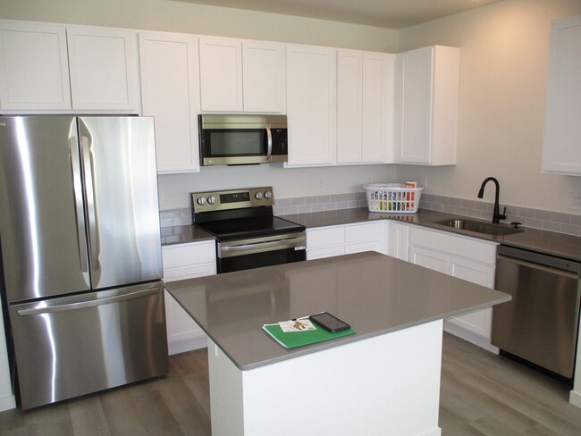 Foto del edificio - ***Brand new Townhome in Johnstown***