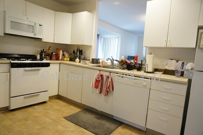 Building Photo - 7 Etna St