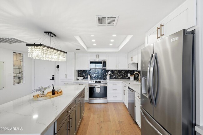Foto del edificio - 7920 E Camelback Rd
