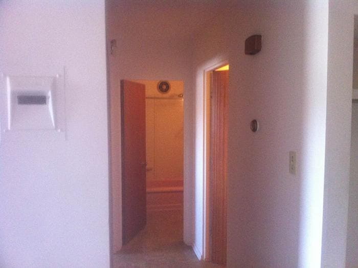 Photo principale - 3528 Charleswood Dr NW