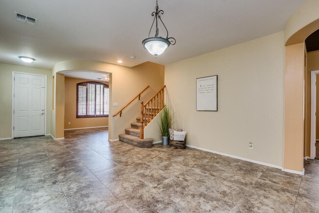 Building Photo - 9119 S Terry Ln