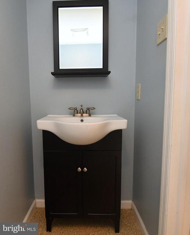 Foto del edificio - 2521 Emerald Ln