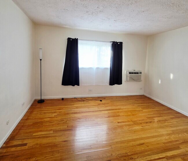 Foto del edificio - 2205 Arbor Cir