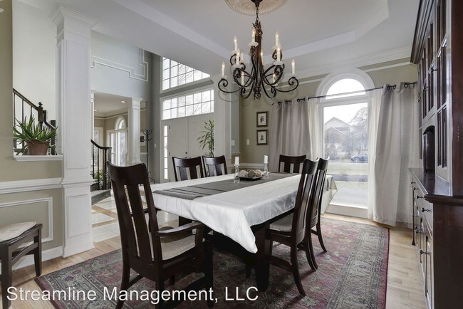Foto del edificio - 5 br, 5.5 bath House - 1917 Brighton Dam Rd