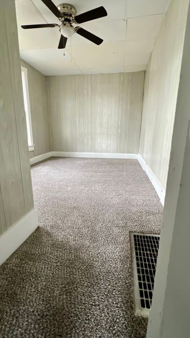 Building Photo - 2-Bedroom House for Lease – Available Earl...