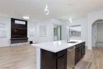 Building Photo - 689 Monteverdi Peak St