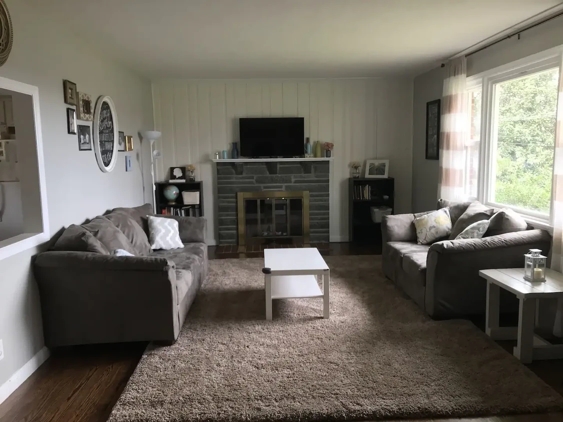 Living Room - 5812 Navajo Cir