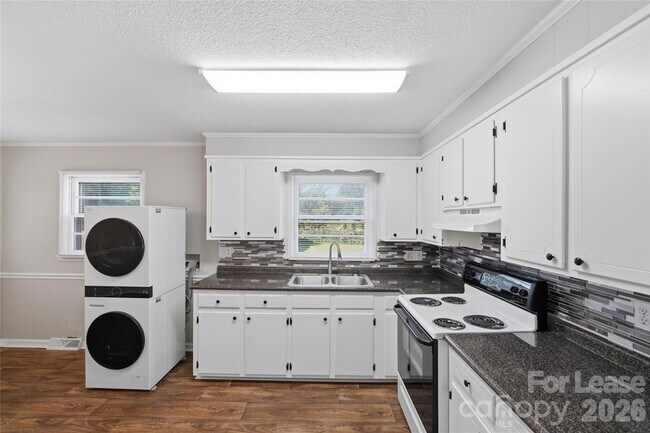 Foto del edificio - 1019 Carmel Dr