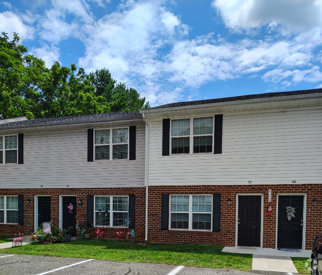 Building Photo - 25 Fonda Dr