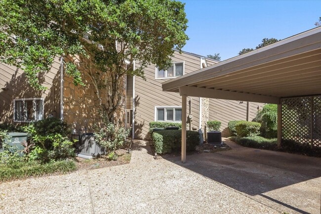 Building Photo - 3108 Ironwood Dr