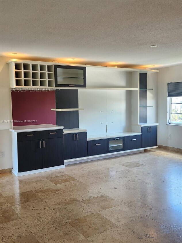 Foto principal - 1020 94th St