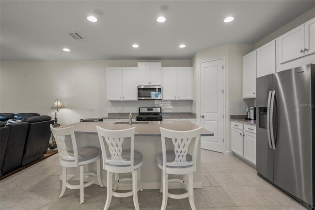 Foto del edificio - 8658 Rain Song Rd