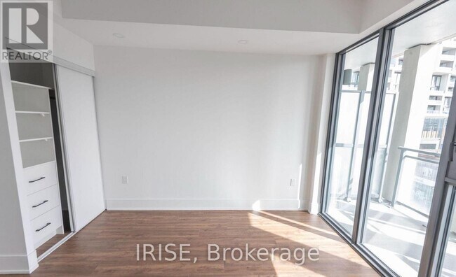 Building Photo - 1 Hillsdale Ave W