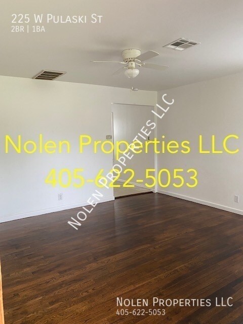 Foto del edificio - 225 W Pulaski St