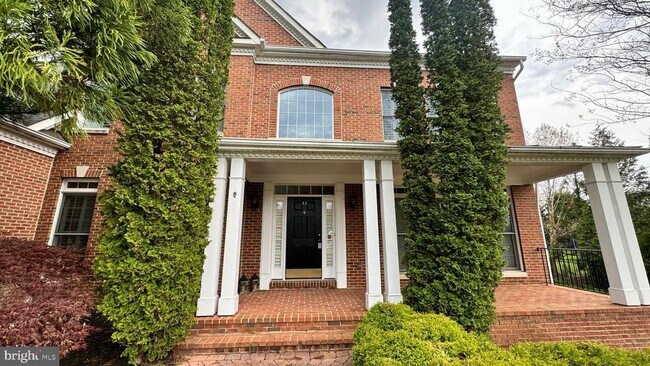 Building Photo - 6069 Tinley Mill Dr